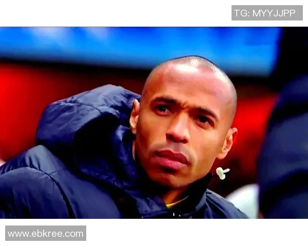 石头足球明星身份揭秘他在绿茵场上的传奇故事与成就 石头足球明星身份揭秘他在绿茵场上的传奇故事与成就