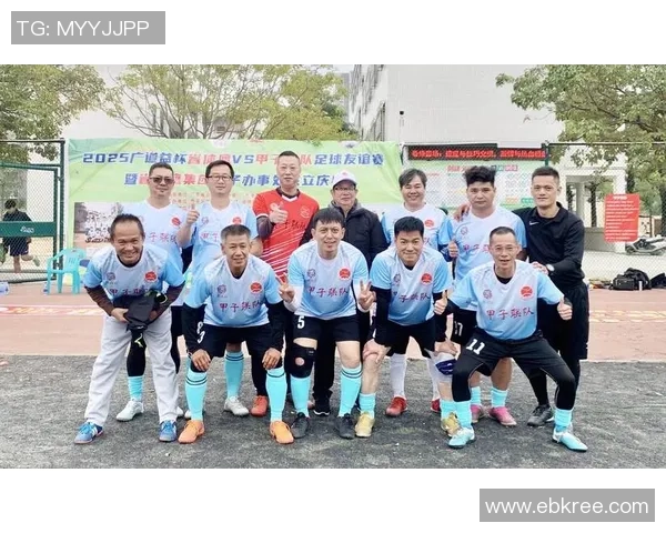 足球明星聚会高清图片分享展现球场外的友谊与精彩瞬间 足球明星聚会高清图片分享展现球场外的友谊与精彩瞬间